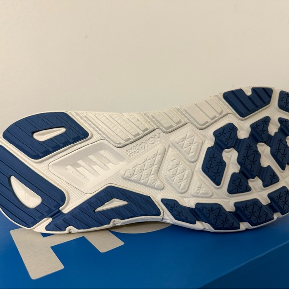 Hoka Arahi 7 Running Sneakers - Picture 4 of 4